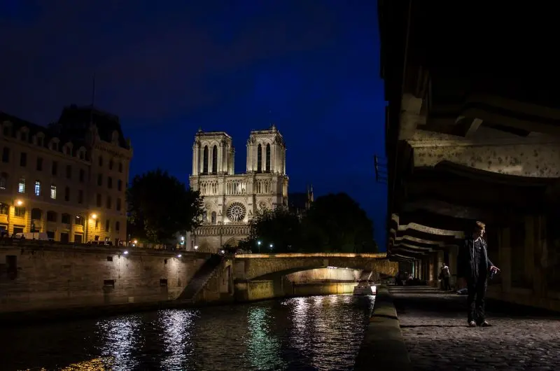 Nh&agrave; thờ Đức B&agrave; Paris, kiệt t&aacute;c kiến tr&uacute;c b&ecirc;n bờ s&ocirc;ng Seine 6