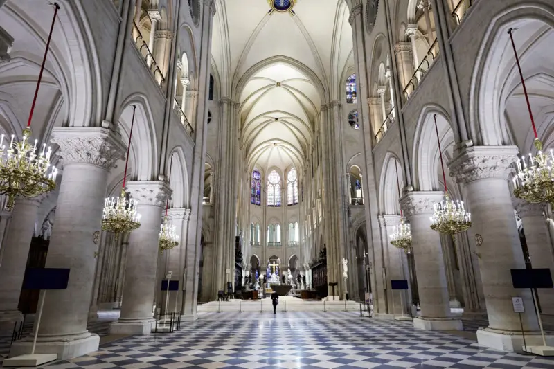 Nh&agrave; thờ Đức B&agrave; Paris, kiệt t&aacute;c kiến tr&uacute;c b&ecirc;n bờ s&ocirc;ng Seine 7