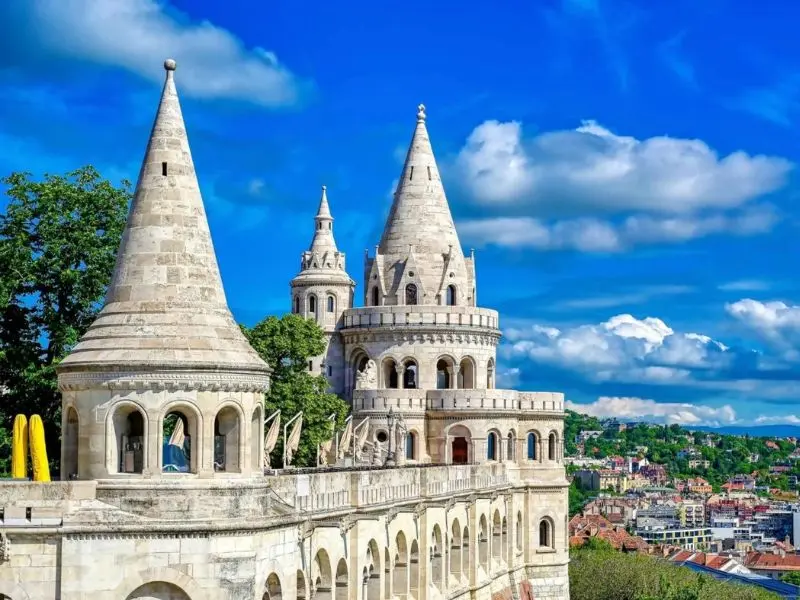 Nh&agrave; thờ Matthias: H&agrave;nh tr&igrave;nh kh&aacute;m ph&aacute; di sản lịch sử của Budapest 15