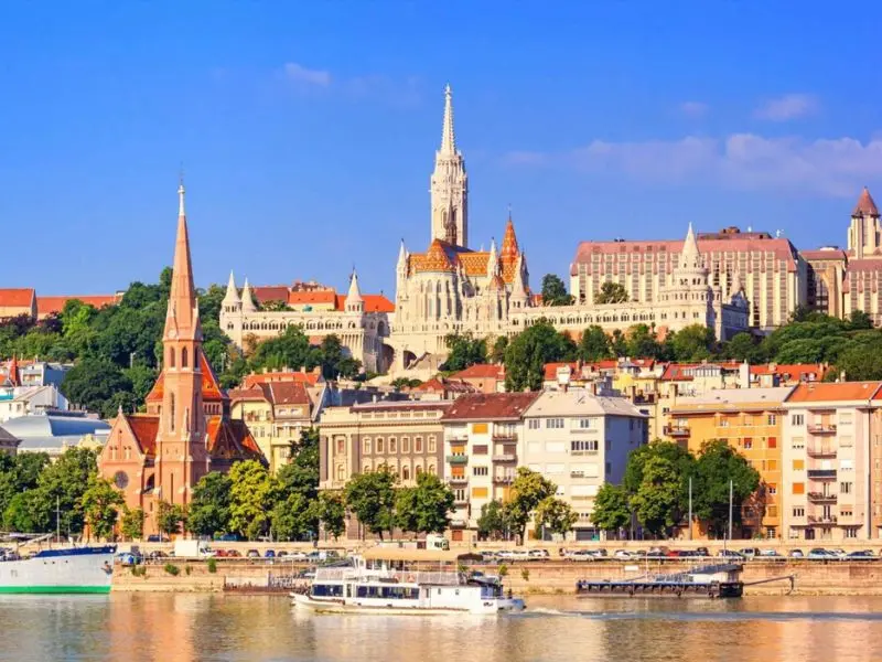 Nh&agrave; thờ Matthias: H&agrave;nh tr&igrave;nh kh&aacute;m ph&aacute; di sản lịch sử của Budapest 3