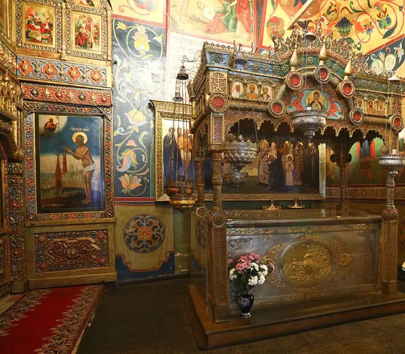 Nh&agrave; thờ Th&aacute;nh Basil: Kiệt t&aacute;c kiến tr&uacute;c giữa l&ograve;ng Moscow 9