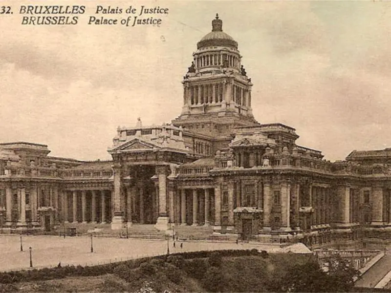 Palais de Justice: T&ograve;a nh&agrave; ph&aacute;p l&yacute; đồ sộ bậc nhất thế kỷ XIX tại Bỉ 4