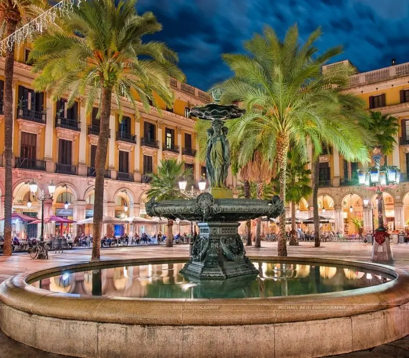 Phố đi bộ La Rambla: Tr&aacute;i tim s&ocirc;i động của Barcelona 5
