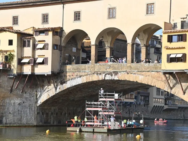 Ponte Vecchio: Cầu đ&aacute; v&ograve;m cổ nhất ch&acirc;u &Acirc;u v&agrave; những điều &iacute;t ai biết 8