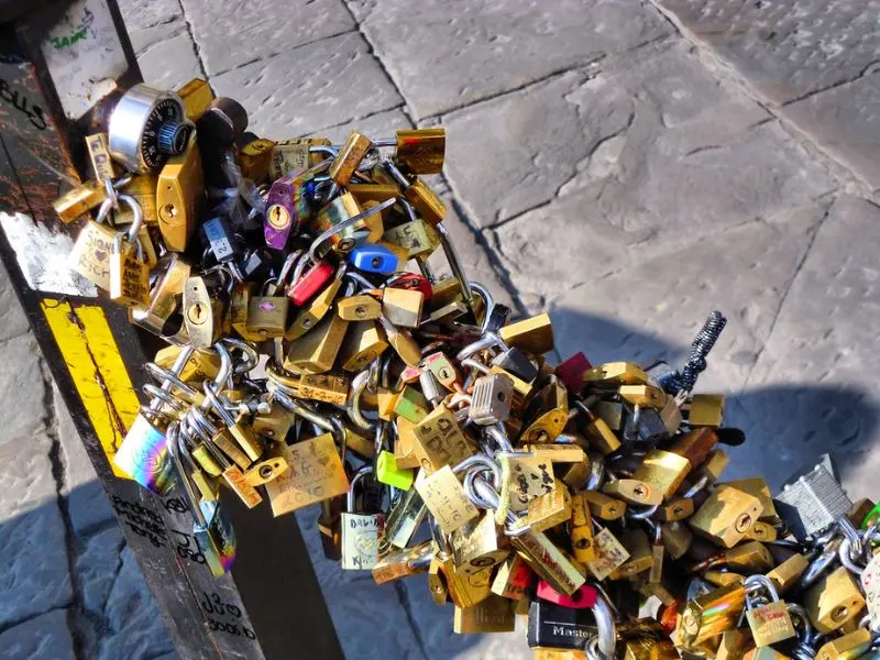 Ponte Vecchio: Cầu đ&aacute; v&ograve;m cổ nhất ch&acirc;u &Acirc;u v&agrave; những điều &iacute;t ai biết 6