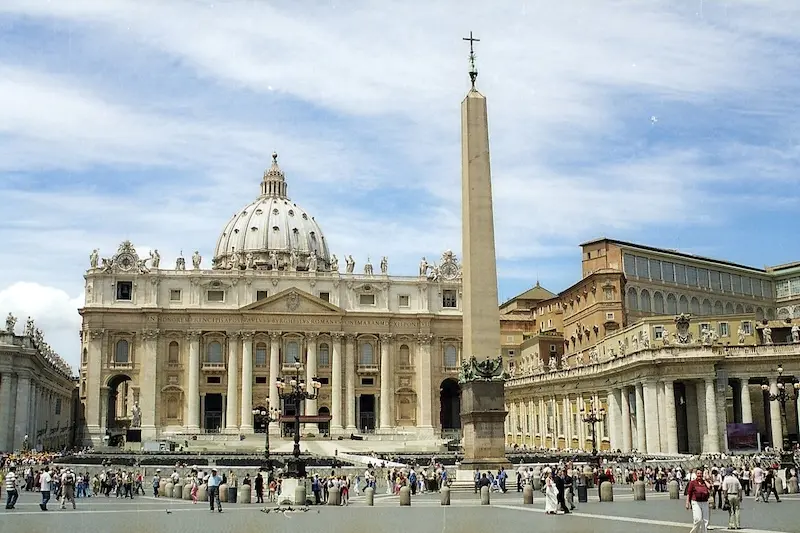 Quảng trường Th&aacute;nh Ph&ecirc;r&ocirc; lộng lẫy tựa tr&aacute;i tim của Vatican 2