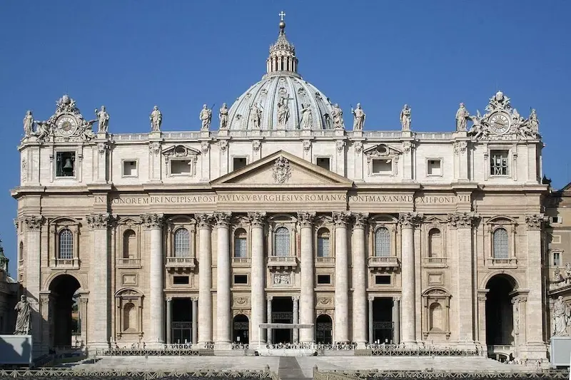 Quảng trường Th&aacute;nh Ph&ecirc;r&ocirc; lộng lẫy tựa tr&aacute;i tim của Vatican 6
