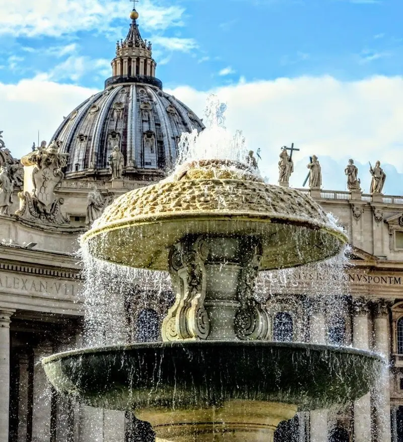 Quảng trường Th&aacute;nh Ph&ecirc;r&ocirc; lộng lẫy tựa tr&aacute;i tim của Vatican 9