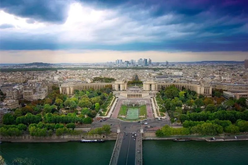 Quảng trường Trocadero chứng nh&acirc;n lịch sử nơi tr&aacute;i tim thủ đ&ocirc; Paris 2