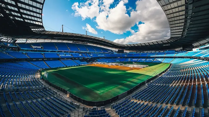S&acirc;n vận động Etihad, nơi Manchester City ph&ocirc; diễn sức mạnh 4