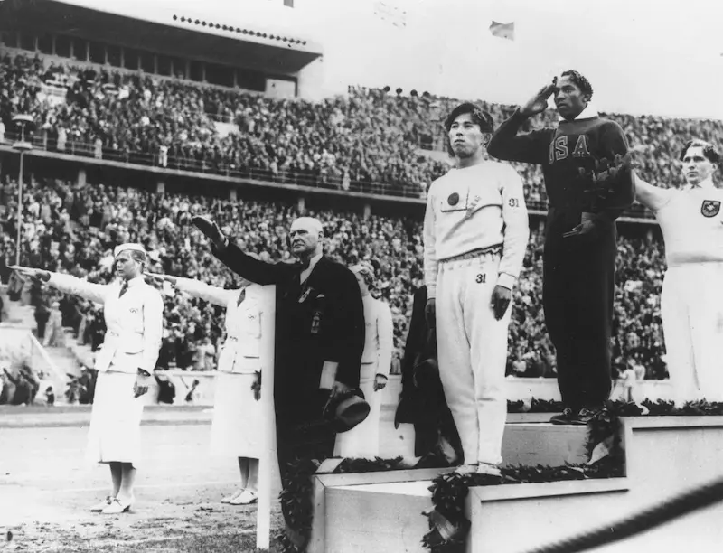 S&acirc;n vận động Olympic Berlin: Nơi của nước mắt v&agrave; vinh quang 6