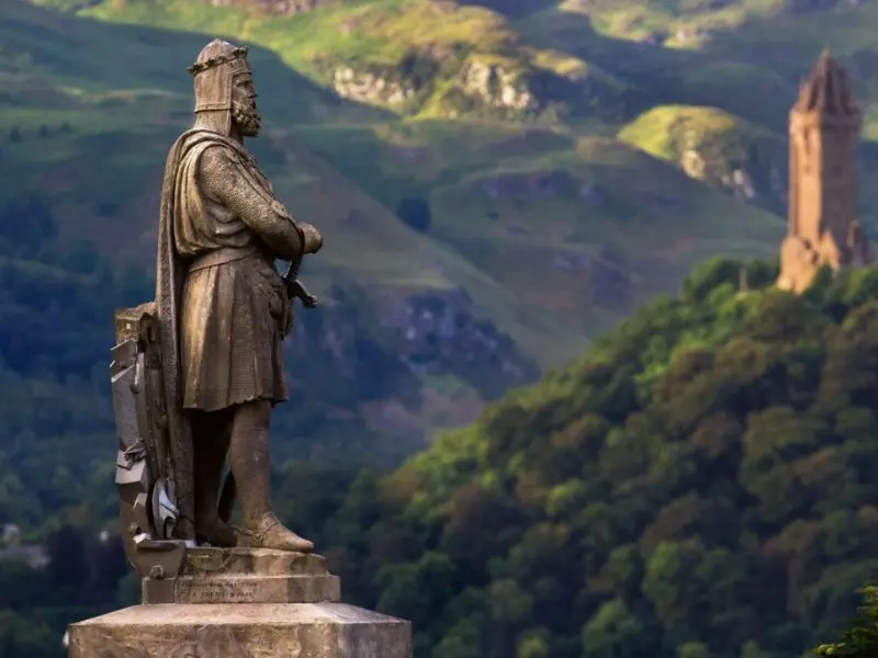 Tham quan l&acirc;u đ&agrave;i Edinburgh tr&aacute;ng lệ bậc nhất xứ Scotland 8