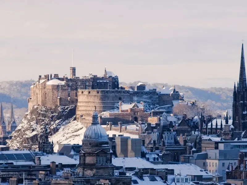 Tham quan l&acirc;u đ&agrave;i Edinburgh tr&aacute;ng lệ bậc nhất xứ Scotland 4