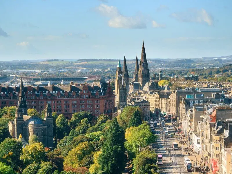Tham quan l&acirc;u đ&agrave;i Edinburgh tr&aacute;ng lệ bậc nhất xứ Scotland 3