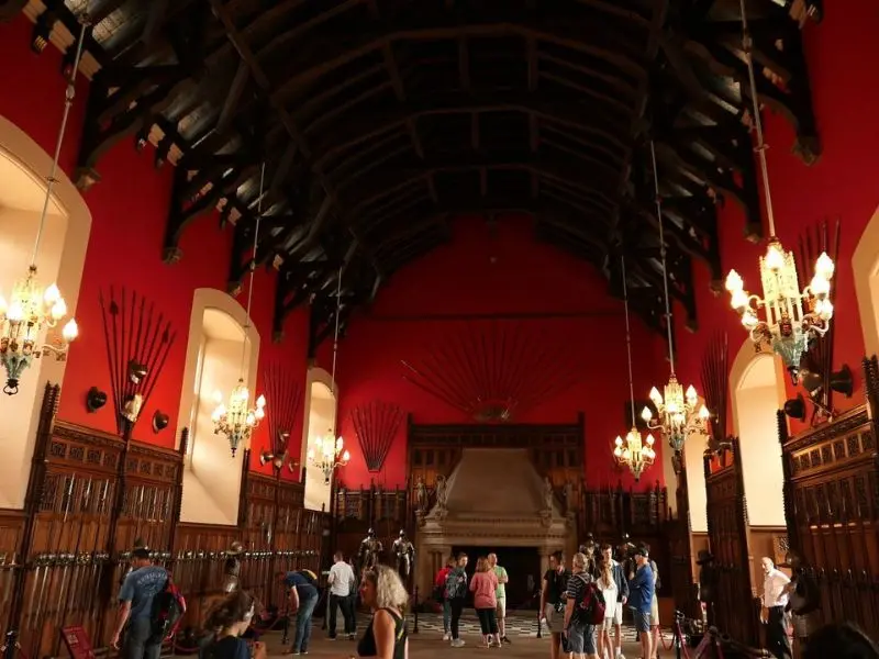 Tham quan l&acirc;u đ&agrave;i Edinburgh tr&aacute;ng lệ bậc nhất xứ Scotland 10