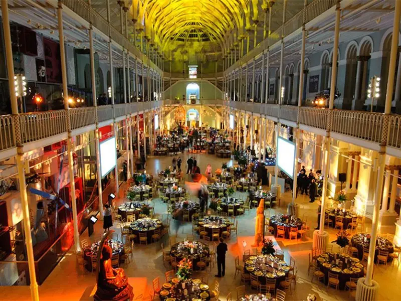 Tham quan l&acirc;u đ&agrave;i Edinburgh tr&aacute;ng lệ bậc nhất xứ Scotland 13