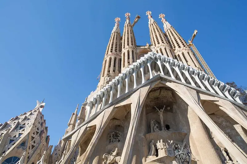Th&aacute;nh đường Sagrada Familia kiệt t&aacute;c kiến tr&uacute;c tại T&acirc;y Ban Nha 5