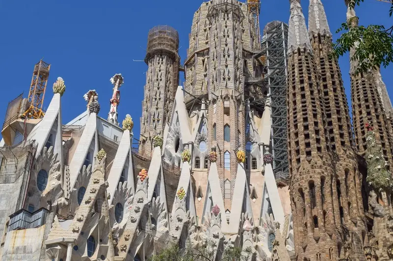 Th&aacute;nh đường Sagrada Familia kiệt t&aacute;c kiến tr&uacute;c tại T&acirc;y Ban Nha 9