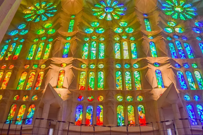 Th&aacute;nh đường Sagrada Familia kiệt t&aacute;c kiến tr&uacute;c tại T&acirc;y Ban Nha 6