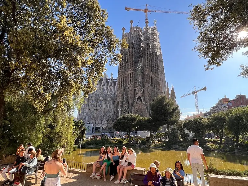 Th&aacute;nh đường Sagrada Familia kiệt t&aacute;c kiến tr&uacute;c tại T&acirc;y Ban Nha 11