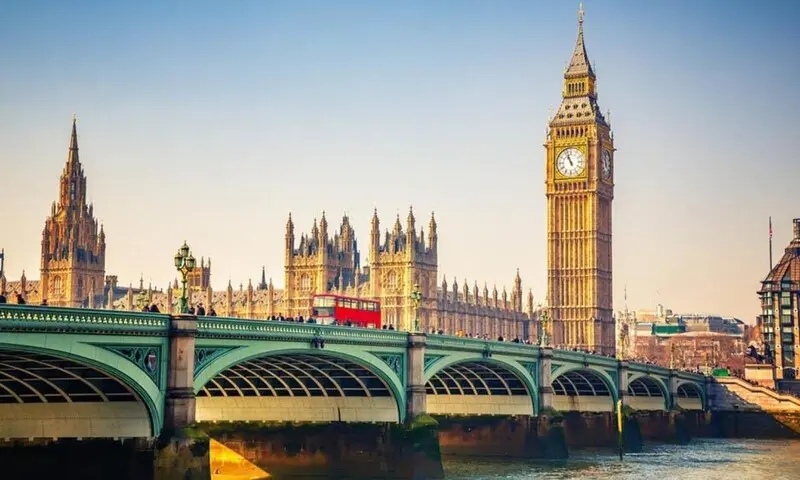 Thưởng ngoạn Đồng hồ Big Ben, c&ocirc;ng tr&igrave;nh trầm lắng b&ecirc;n d&ograve;ng s&ocirc;ng Thames 8