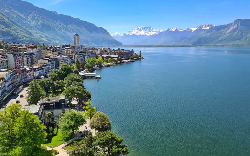 Thưởng ngoạn hồ Geneva vi&ecirc;n ngọc b&iacute;ch n&eacute;p m&igrave;nh b&ecirc;n d&atilde;y n&uacute;i Alps 6