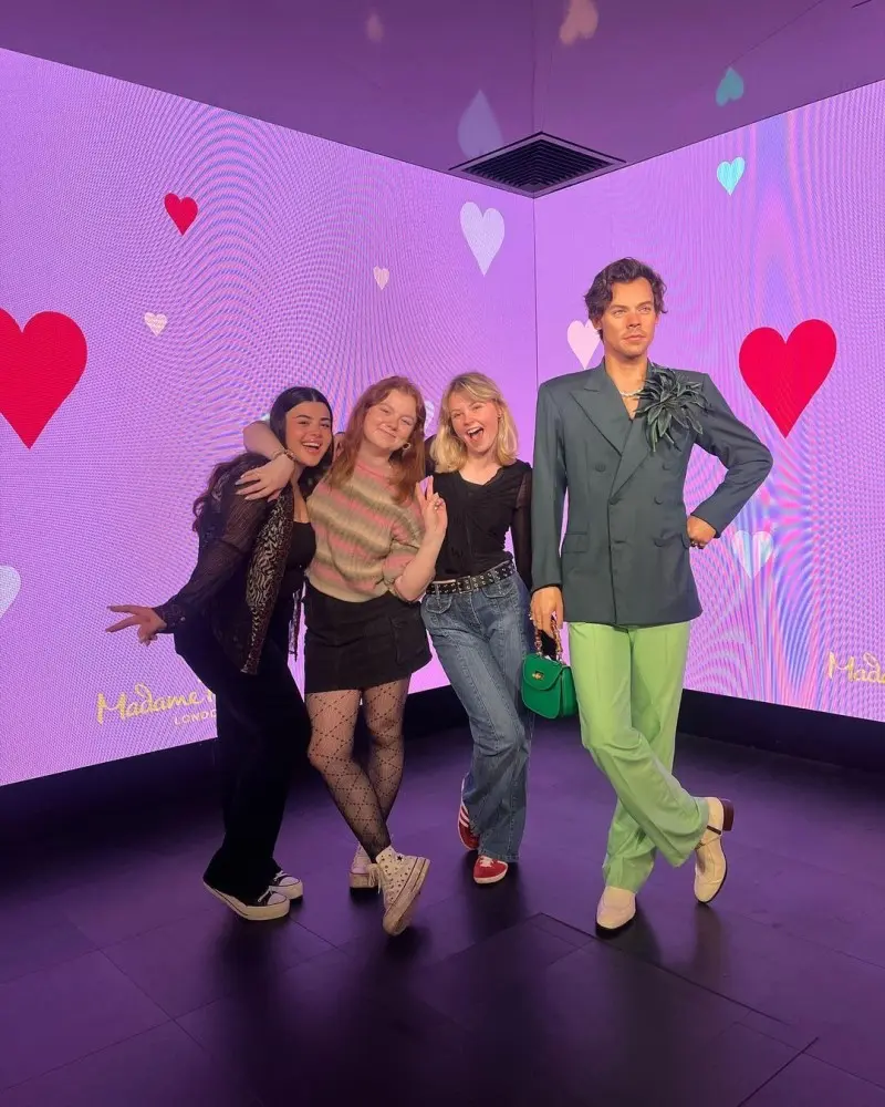 T&igrave;m về London thưởng ngoạn Bảo t&agrave;ng tượng s&aacute;p Madame Tussauds 13