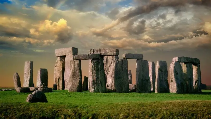 V&ograve;ng tr&ograve;n đ&aacute; Stonehenge Anh, nơi b&iacute; ẩn chưa được giải m&atilde; 7