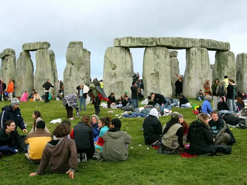V&ograve;ng tr&ograve;n đ&aacute; Stonehenge Anh, nơi b&iacute; ẩn chưa được giải m&atilde; 11