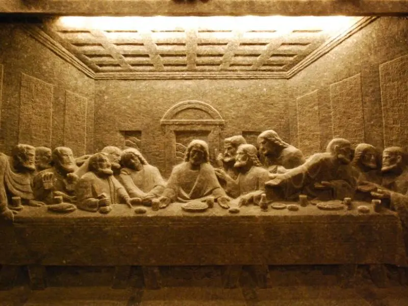 Wieliczka, mỏ muối 700 năm tuổi đầy độc đ&aacute;o của Ba Lan 11