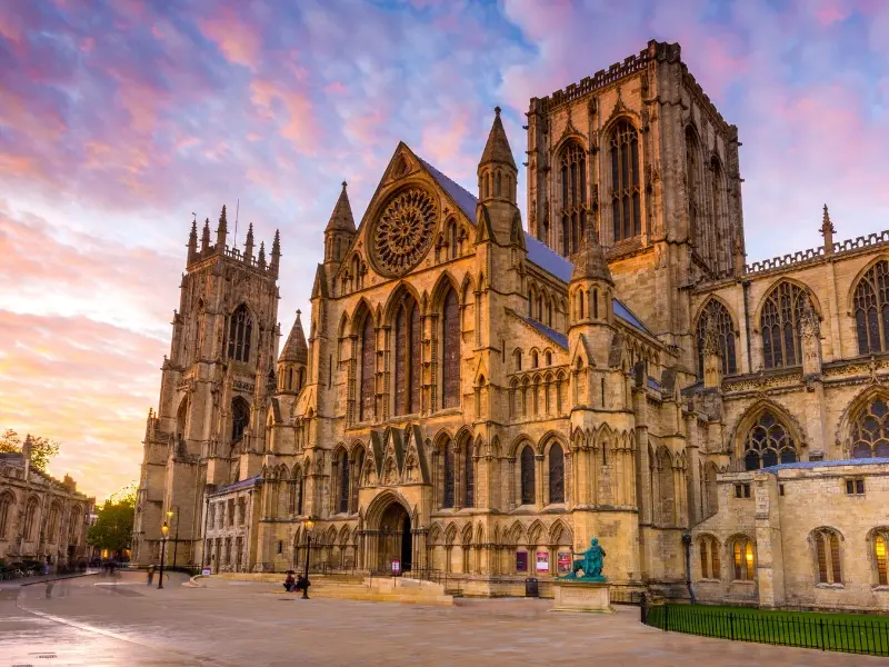 York Minster, h&agrave;nh tr&igrave;nh kh&aacute;m ph&aacute; kỳ quan Trung Cổ tại Anh 2