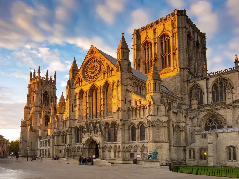 York Minster, h&agrave;nh tr&igrave;nh kh&aacute;m ph&aacute; kỳ quan Trung Cổ tại Anh 12