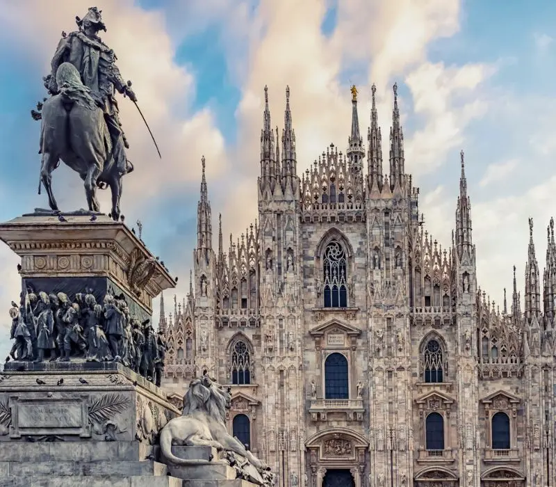 Duomo Di Milano - Thánh đường tráng lệ, lâu đời nhất nước Ý