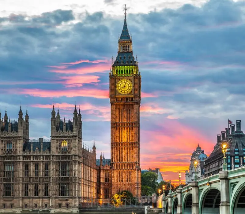 Thưởng ngoạn Đồng hồ Big Ben, công trình trầm lắng bên dòng sông Thames