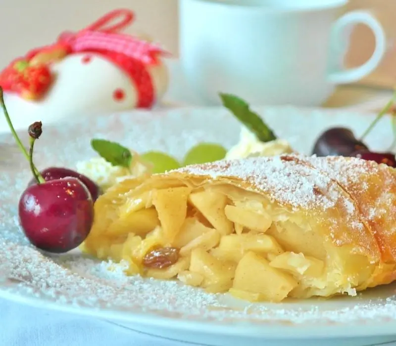 Apfelstrudel: M&oacute;n tr&aacute;ng miệng huyền thoại của Vienna 4