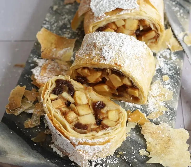 Apfelstrudel: M&oacute;n tr&aacute;ng miệng huyền thoại của Vienna 2