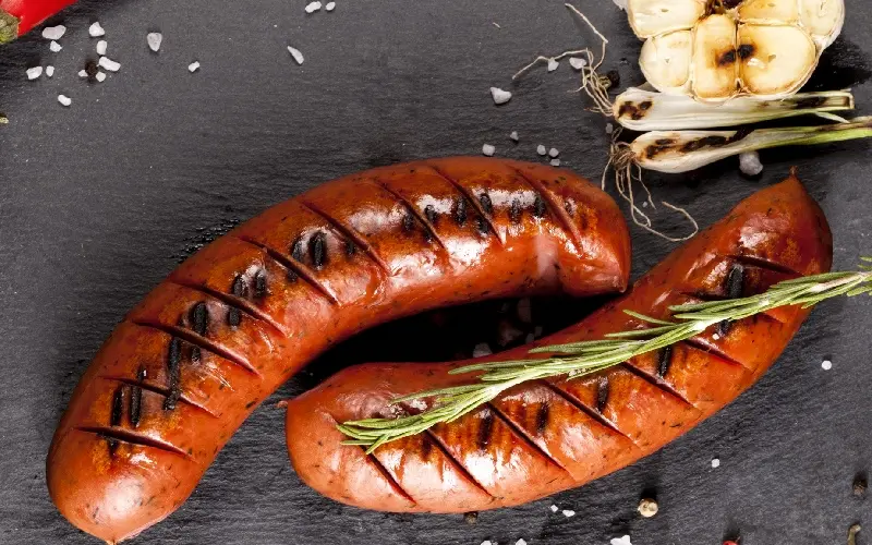 Bratwurst l&agrave; g&igrave;? Kh&aacute;m ph&aacute; m&oacute;n x&uacute;c x&iacute;ch Đức nổi danh to&agrave;n cầu 4