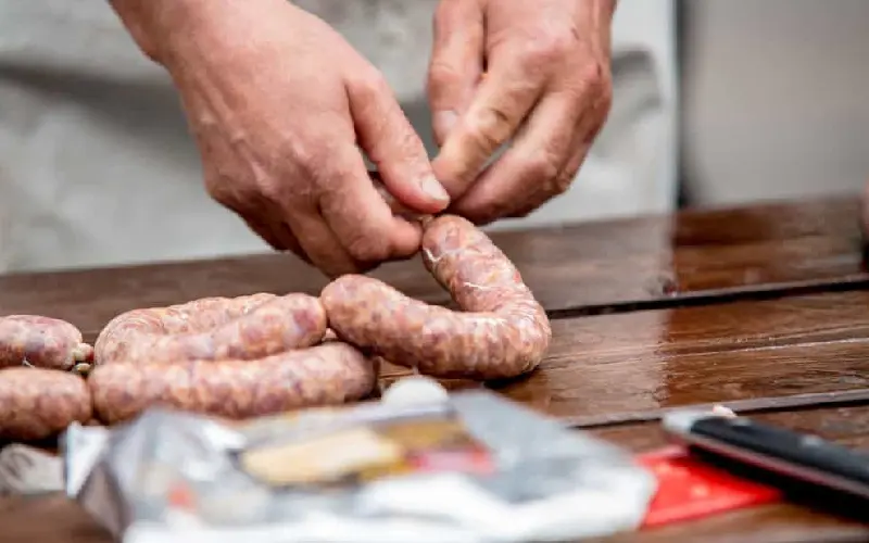 Bratwurst l&agrave; g&igrave;? Kh&aacute;m ph&aacute; m&oacute;n x&uacute;c x&iacute;ch Đức nổi danh to&agrave;n cầu 8