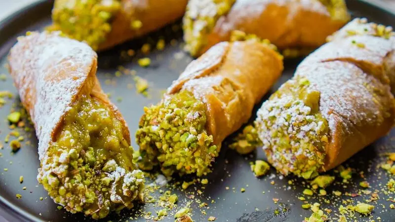 Cannoli, món tráng miệng giòn ngọt đặc trưng của ẩm thực Sicily 9
