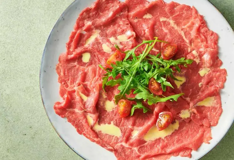 Carpaccio: M&oacute;n ăn khai vị truyền thống nổi tiếng của &Yacute; 2