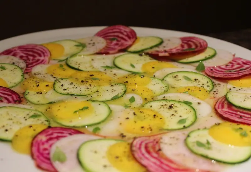 Carpaccio: M&oacute;n ăn khai vị truyền thống nổi tiếng của &Yacute; 8