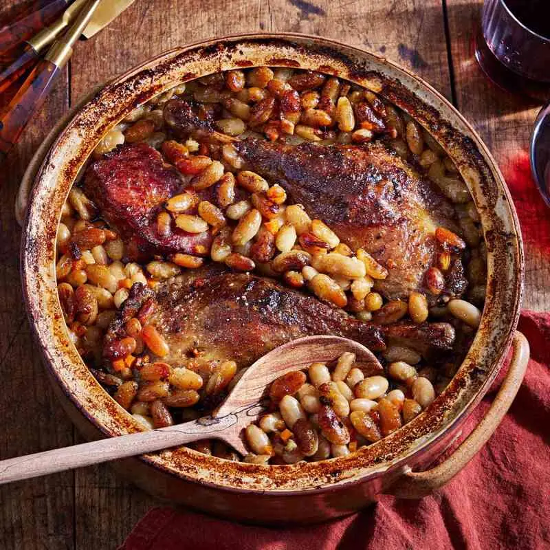 Cassoulet: Món hầm huyền thoại của nước Pháp 2