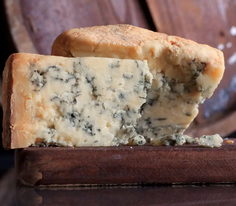 Chinh phục vị gi&aacute;c với Gorgonzola: Ph&ocirc; mai xanh trứ danh của &Yacute; 2