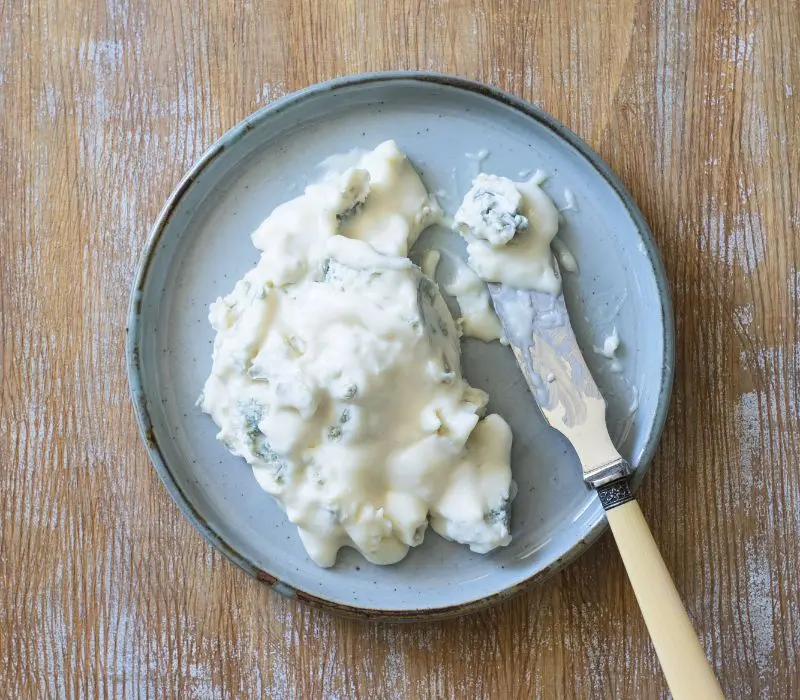 Chinh phục vị gi&aacute;c với Gorgonzola: Ph&ocirc; mai xanh trứ danh của &Yacute; 8