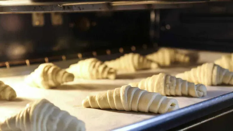 Croissant: Tinh hoa nước Ph&aacute;p trong từng lớp vỏ gi&ograve;n tan 15