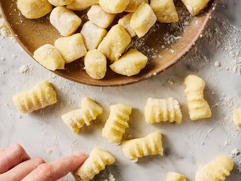 Kh&aacute;m ph&aacute; m&oacute;n gnocchi: Từ nguồn gốc đến c&aacute;ch chế biến chuẩn vị &Yacute; 8
