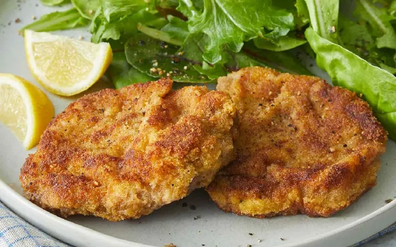 Kh&aacute;m ph&aacute; m&oacute;n thịt chi&ecirc;n Schnitzel kinh điển của Đức v&agrave; &Aacute;o 4