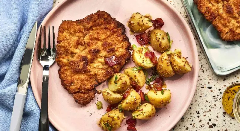 Kh&aacute;m ph&aacute; m&oacute;n thịt chi&ecirc;n Schnitzel kinh điển của Đức v&agrave; &Aacute;o 10