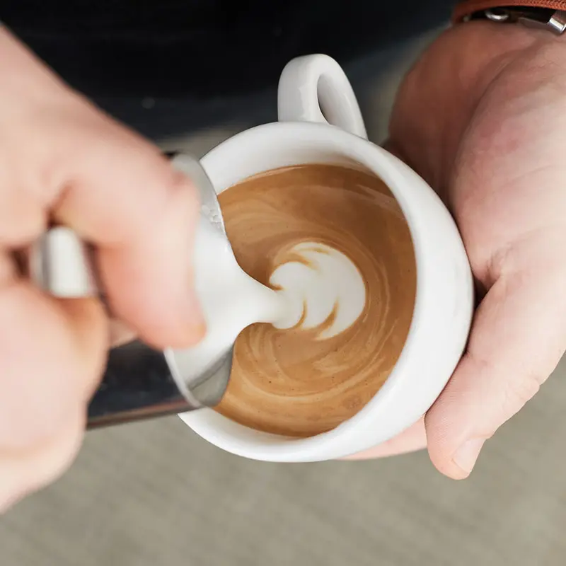 Latte l&agrave; g&igrave;? Nguồn gốc, c&aacute;ch pha, c&aacute;c loại Latte phổ biến 11