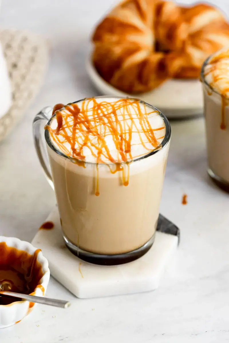 Latte l&agrave; g&igrave;? Nguồn gốc, c&aacute;ch pha, c&aacute;c loại Latte phổ biến 7